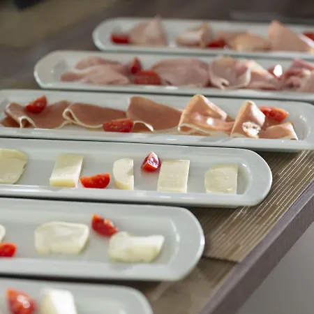 小酒店 3* 里乔内