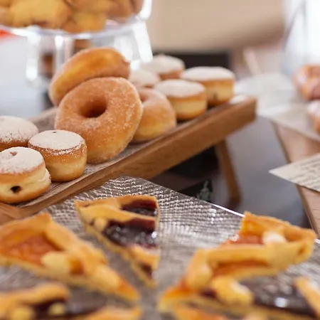 Ξενοδοχείο Little 3*