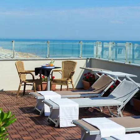 Ξενοδοχείο Little 3*